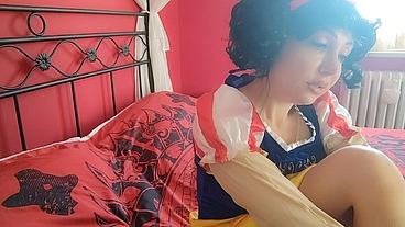 ChantalChannel as burping hot Snowhite disney princess