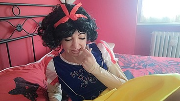 ChantalChannel as burping hot Snowhite disney princess