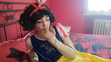 ChantalChannel as burping hot Snowhite disney princess