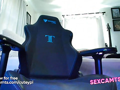 Big-tits Tgirl Strokes Between Stockings - sexcamts.com