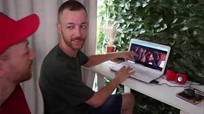 G&ecirc_meos transando gostoso com a novinha vendada!Twins having good sex with the blindfolded girl!#twinsbrothers #Twinscu ...