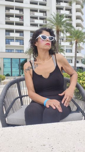 PUBLIC FEET ▪︎ MILF at the Bonvoy Resort my Marriott in Fort Lauderdale