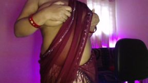 Hot Bhabhi Bares Her Boobs and Presses Them.