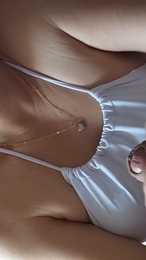 Epic moment from &quot;My wife shows me how she dress to go to the beach&quot;