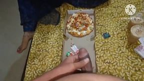 I devoured auntie's p***y after trading pizza for her c**t