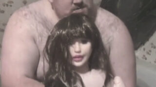 Orsi tedeschi amatoriali si fanno scopare i loro grossi culi a sangue a casa