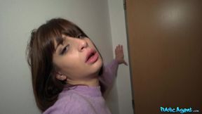 Casino Cash Fuels a Brunette's Steamy Seduction