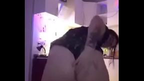 two girls fooling around in front of over 1k visitors on perisopce