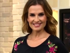 MILF in Bra & Panties - Teleshopping