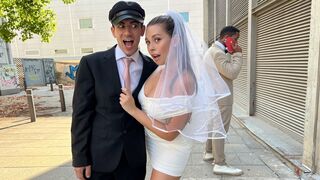 Chauffeur Fucks The Sexy Bride