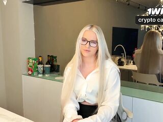 A classmate came to brush up on her physics. The theory of gravity in practice!!!