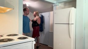 Man Dresses as Woman for Girls Night Out