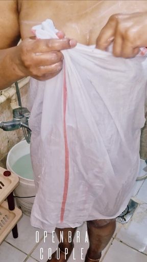 Spectacular moment from &quot;Indian Desi aunty bathing video&quot;