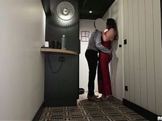 Cute Large Butt French Gal Get Gets Screwed And Creampied Back From A Date !!!