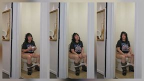 Christmas Catch Up while Peeing