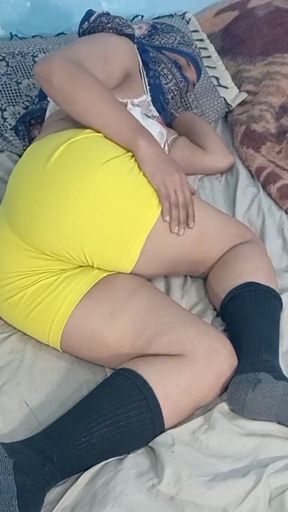 Desi Couple Love Masturbating and Fingering Before Fuck