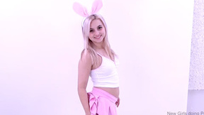 Teen Bunny in pink gets banged & rims at audition