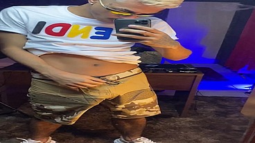 novinho cafuçu cacetudo sacando a rola pra fora