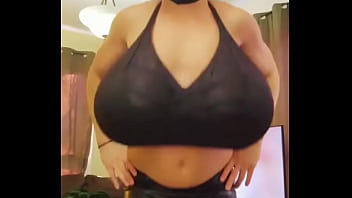 ShannelTrav - Big Boobs Bouncing