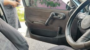 Angelin trying to start old car when pumping the pedals (1)