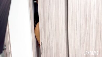 UFF DELICIOUS HANDS, a warm memory from the closet