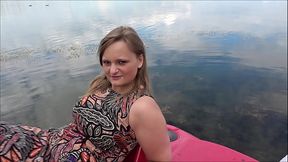TRETBOOT-FICK mitten auf dem See