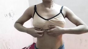 Bhabhi ko saman dene ke bahane pel diya