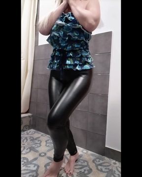 Legs Shaking Pvc Pants Wetting