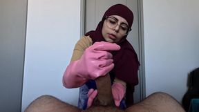 Arab Cleaning Lady Handjob Mia Niqab