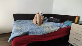 Amateur couple gets hot and horny in the bedroom