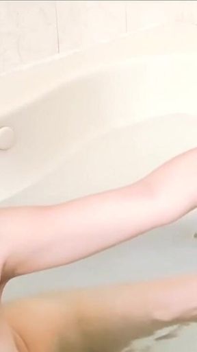 Ceci's first anal 1/2