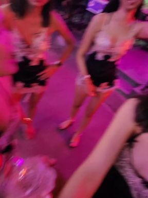 Soi 6 Pattaya 🇹🇭 | After Dark Temptations

Sultry smiles, playful attention, and nonstop nightlife energy. Walk through the heart of Soi 6 and experience one of Pattaya’s most exciting streets after s