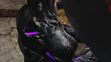 Skyrim Fox Girl Slippery Ivy Handjob in Public