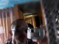 Dos Mexicanos Cogiendo Bareback Frente al Espejo