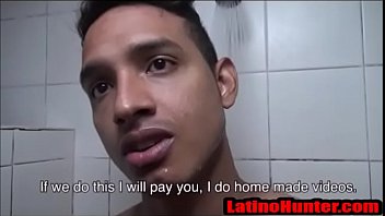 LatinoHunter &lt_- Two Latinos trade blowjobs in the lockeroom