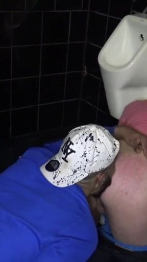Fucked bareback by Tahar in public toilets