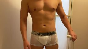 【個人撮影】japanese Pee /underwear Calvin Klein/ 寝起き下着の放尿