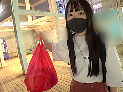 200gana-2527　駄菓子屋さんでお買い物をする