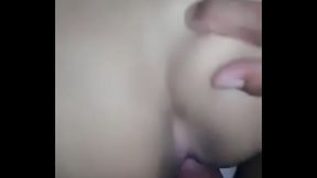 Coroa dando o cuzinho