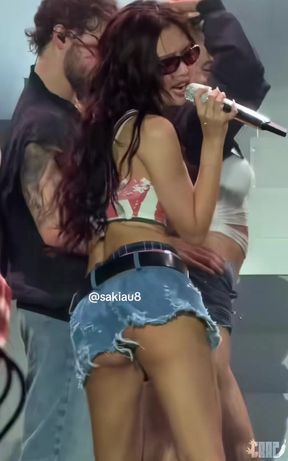 Curvy Asian k-pop fan gets her groove on in slow-mo solo ride