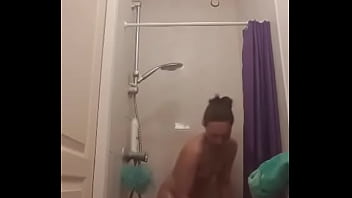 qui m aime me suiverejoignez moi sous la douche