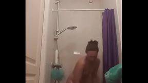 qui m aime me suiverejoignez moi sous la douche