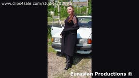 89 C - Jenny Skoda revving in boots