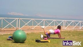 peruana profesora de gimnasio pillada haciendo ejercicios hot (tendencia en peru)