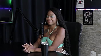 Chegou a conhecer os g&ecirc_meos, seu ex contou para a fam&iacute_lia, est&aacute_ focando na cria&ccedil_&atilde_o de conte&uacute_dos, e seu filho... - Vicky Menage (SHEER/RED)