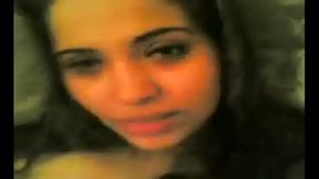 ع سكس وتعمل مع جوزها احلى فيلم مص ولعب ونياكة ف كسها النظيف وطيزها الطرية