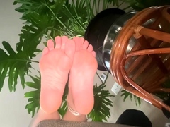 Lezlyan aka la_little_dancer_feet OnlyFans - As you wake