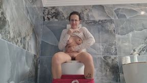 Oops… I Really Couldn’t Hold It – Silly Throne Confession