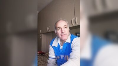 I jerk my cock off at a late-night show with my fans.