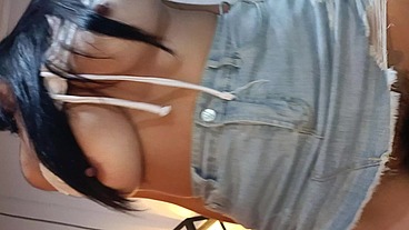 la esposa de mi mejor amigo es una diosa cuando el sale a trabajar me llama sedienta de sexo y debo ir a complacerla,le gusta dominarme y haver el trabajo sola su hermoso cuerpo me llena de placer
